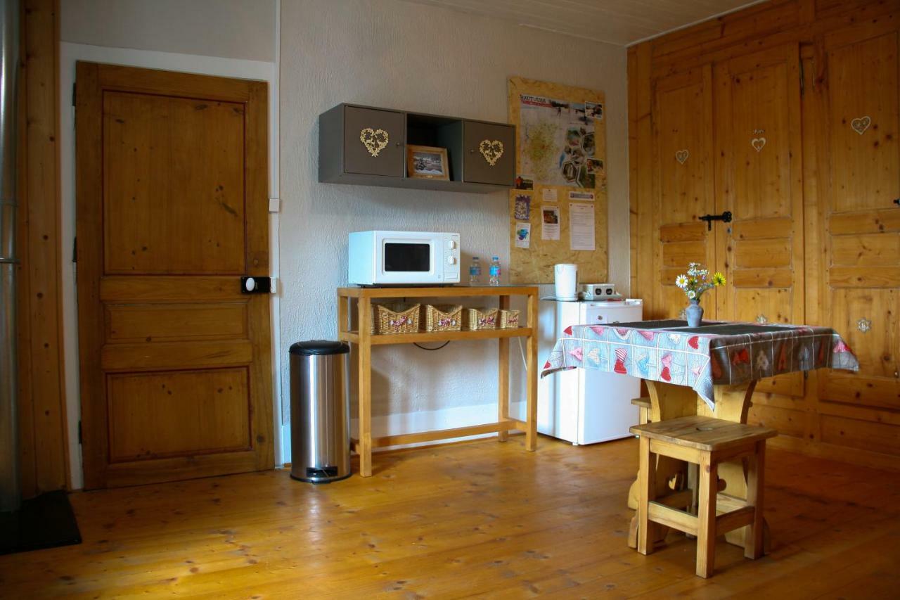 Au Coeur Du Lapidaire Septmoncel-Les-Molunes Eksteriør bilde